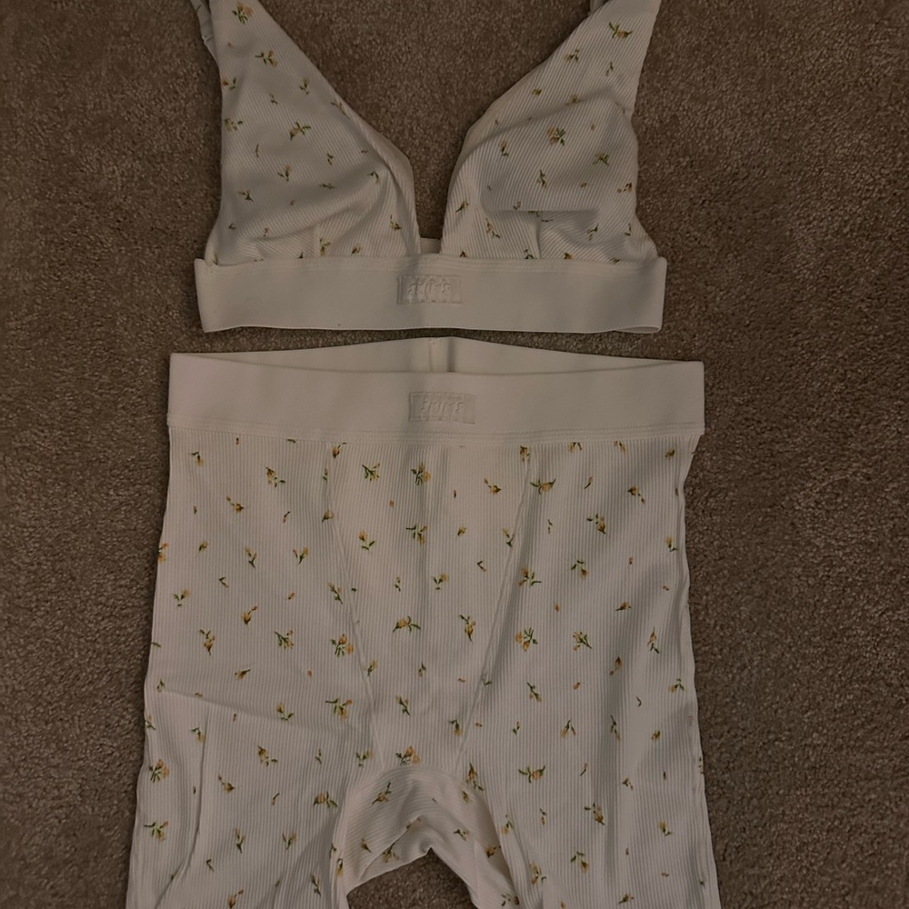 SKIMS Floral Print Women's Intimate Set